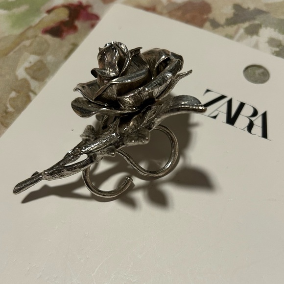 Zara Maxi Rose Double Finger Ring - Picture 6 of 6